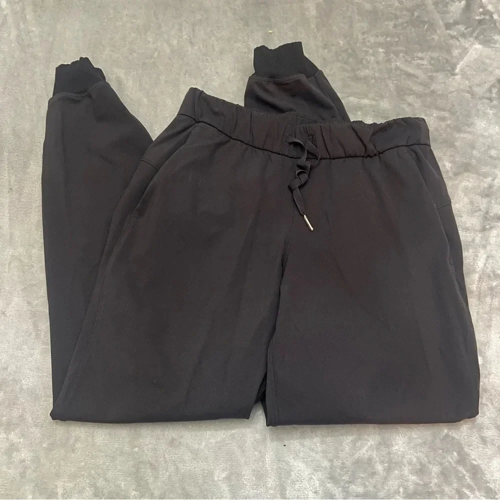 lululemon athletica cinching who